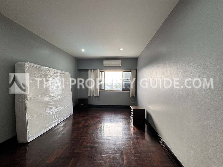 Condominium in Nichada Thani 